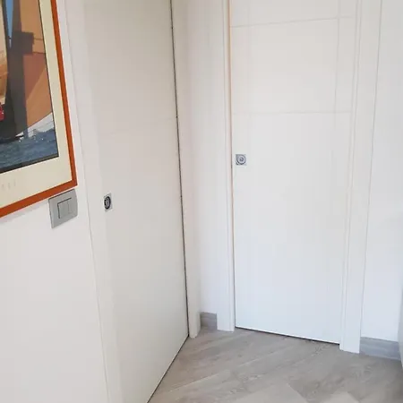 Trilocale Moderno In Centro Citta Turin